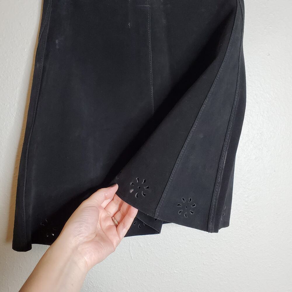 Twee Black Suede Snap Front Mini Skirt XS Floral Laser Cut After Party Nasty Gal - Picture 5 of 6